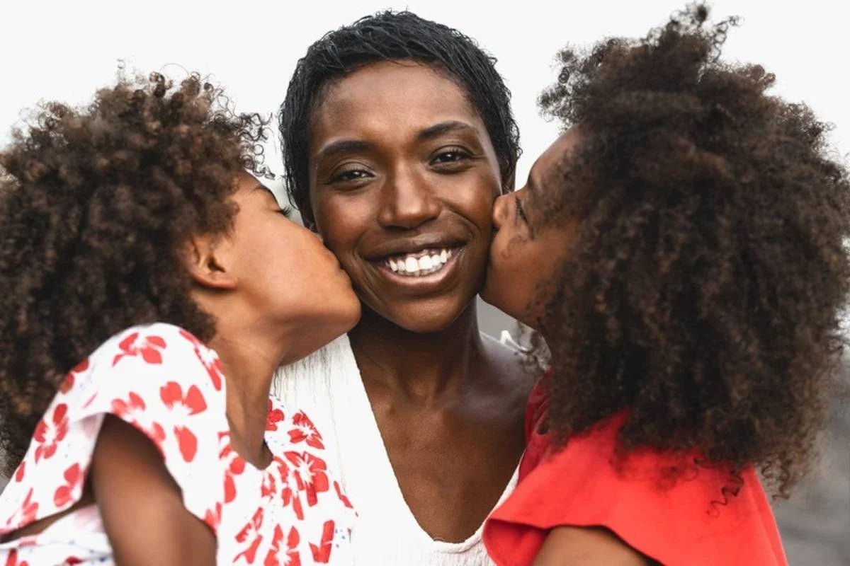 Coiffure cheveux courts enfant : 8 idées faciles et jolies