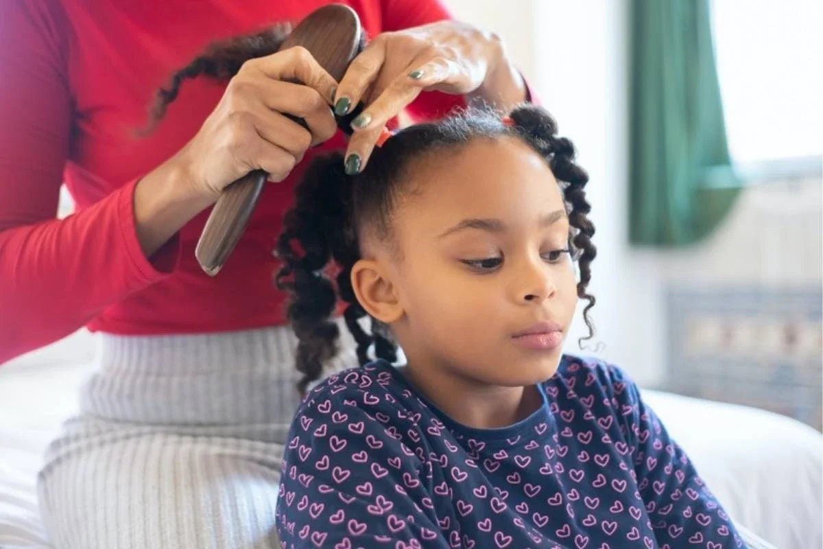 Routine cheveux crépus enfant : le guide 4a à 4c