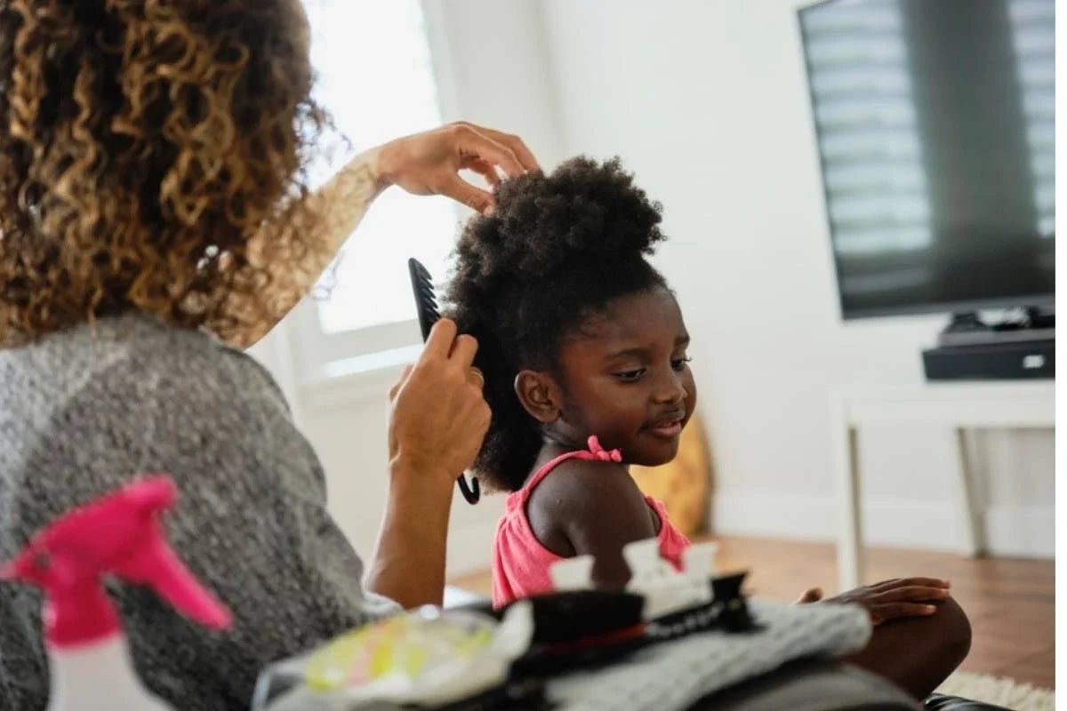 Spray hydratant cheveux enfant : comment bien l'utiliser