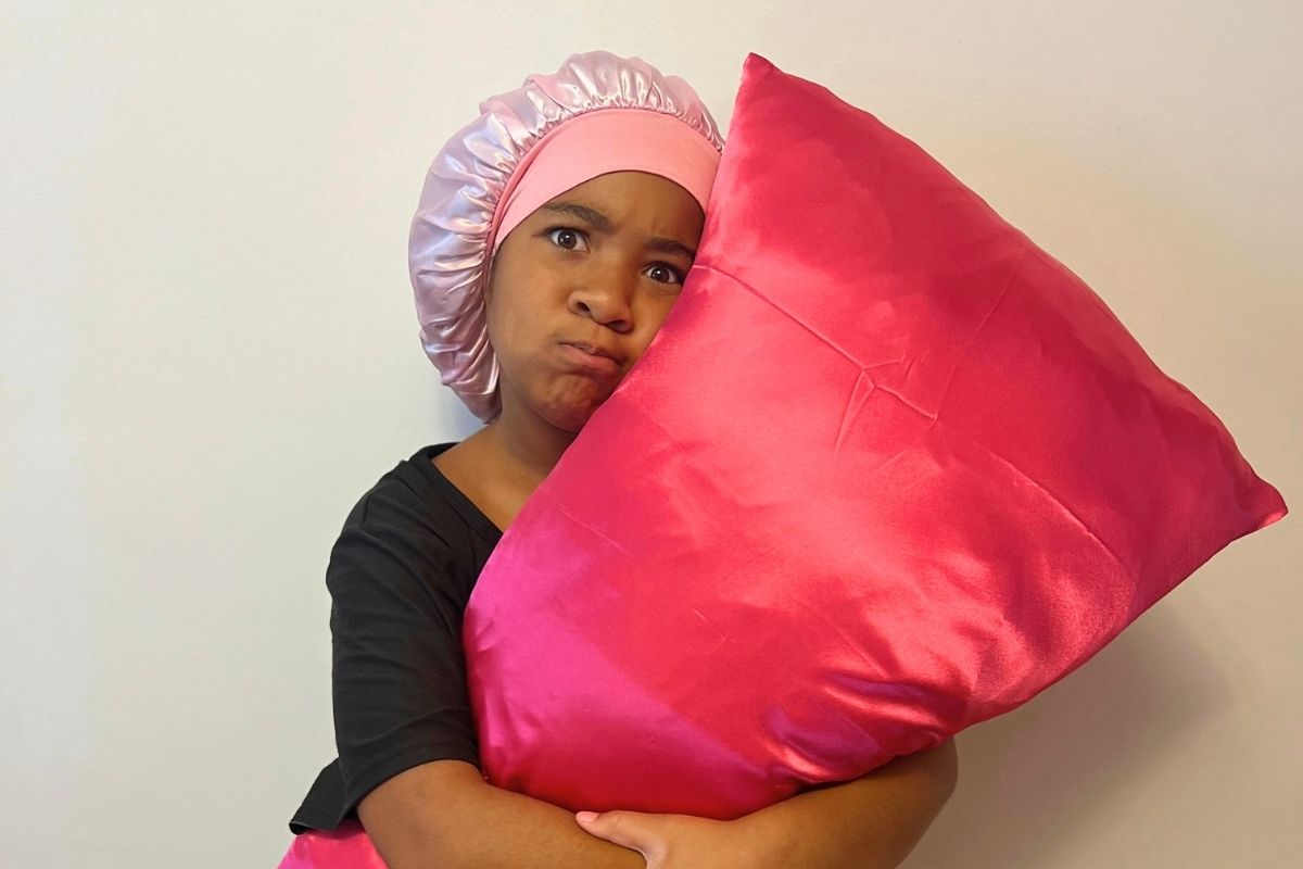 Satin ou soie : quoi choisir pour la taie d'oreiller ?