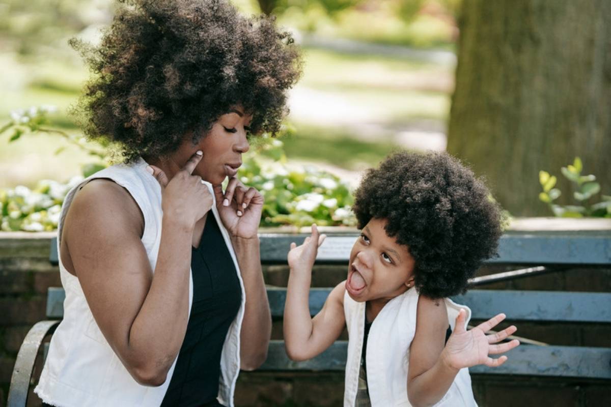 Cheveux 3C ou 4A chez l'enfant : comment faire la différence