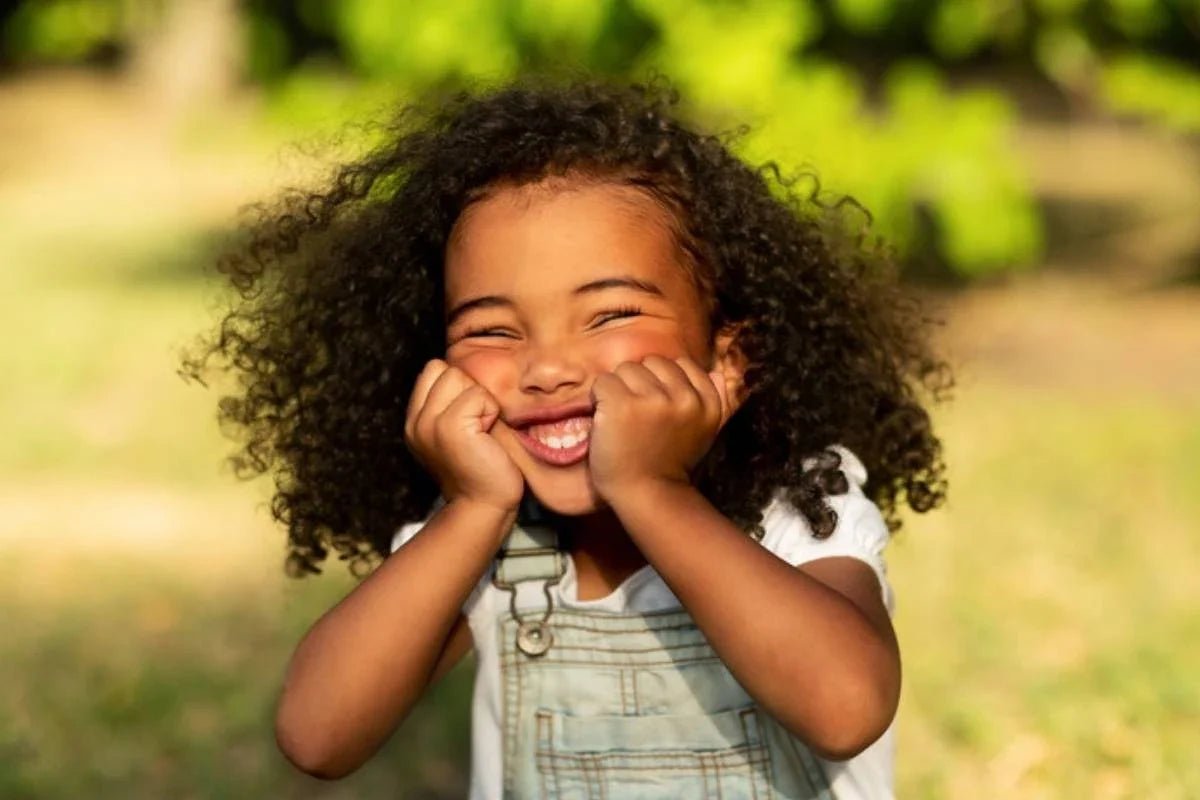 Test du type de cheveux de votre enfant : la méthode maison
