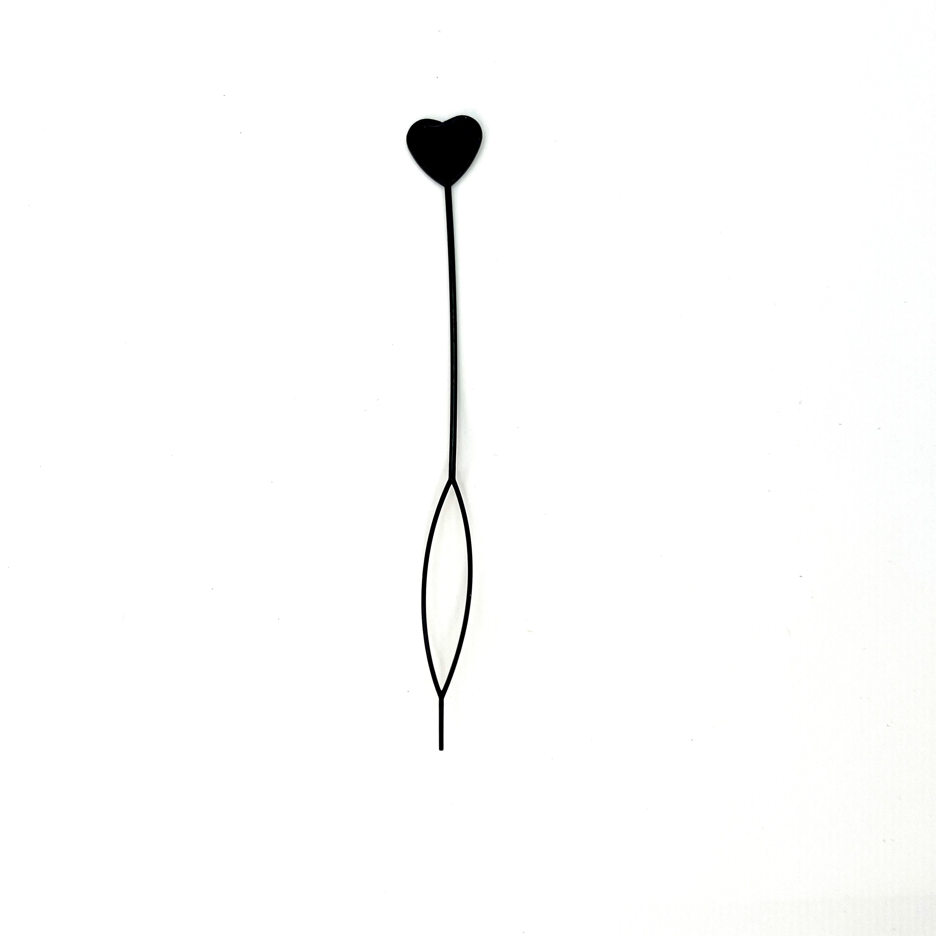 Accessoire enfile-perles pour décorer la coiffure d’une petite fille