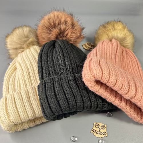 TUQUE D'HIVER BEBE -3 ANS INTÉRIEUR SATIN AVEC POMPOM