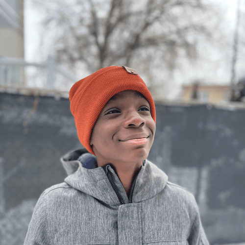Bonnet d’hiver garçon doublé en satin – Cheveux texturés