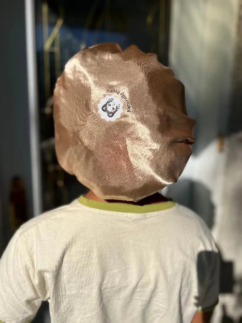 Bonnet en satin doré pour enfant de plus de 8 ans