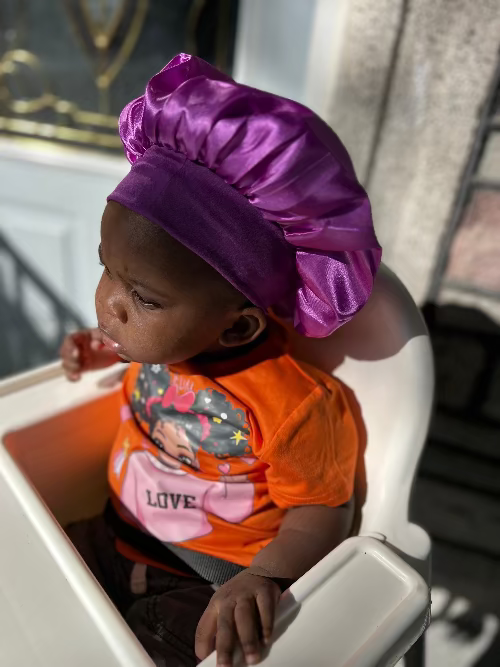 Bonnet de nuit en satin violet uni pour enfant
