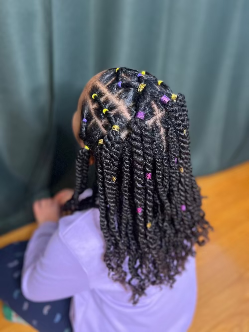 Coiffure enfant afro facile et rapide avec mini twists