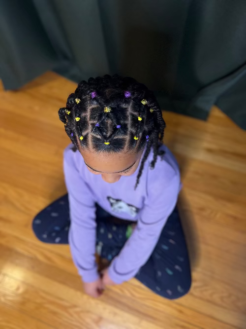 Tutoriel coiffure enfant débutant avec mini twists faciles