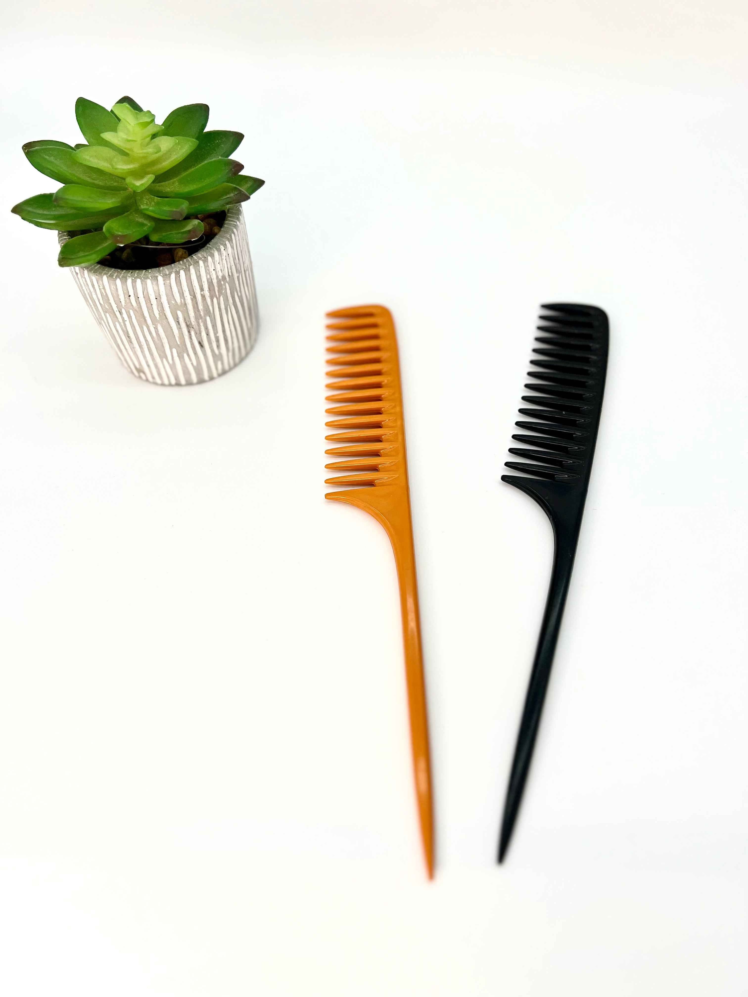 Peigne 2-en-1 pour démêler et tracer les cheveux texturés – vue 2