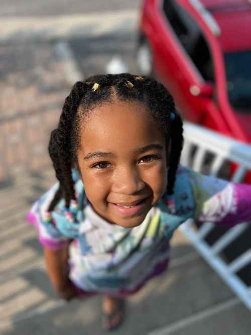 Tutoriel coiffure 11 sections avec twists et vanilles enfant – vue 5