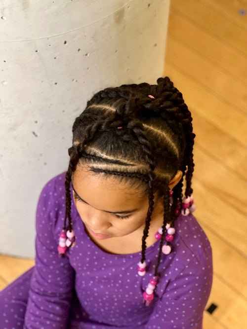 Tutoriel tresses collées Hawk sur cheveux texturés enfant – vue 4