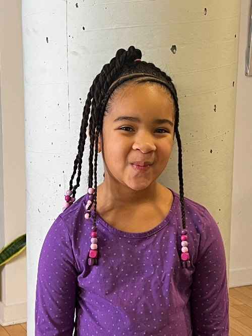 Tutoriel tresses collées Hawk sur cheveux texturés enfant – vue 8